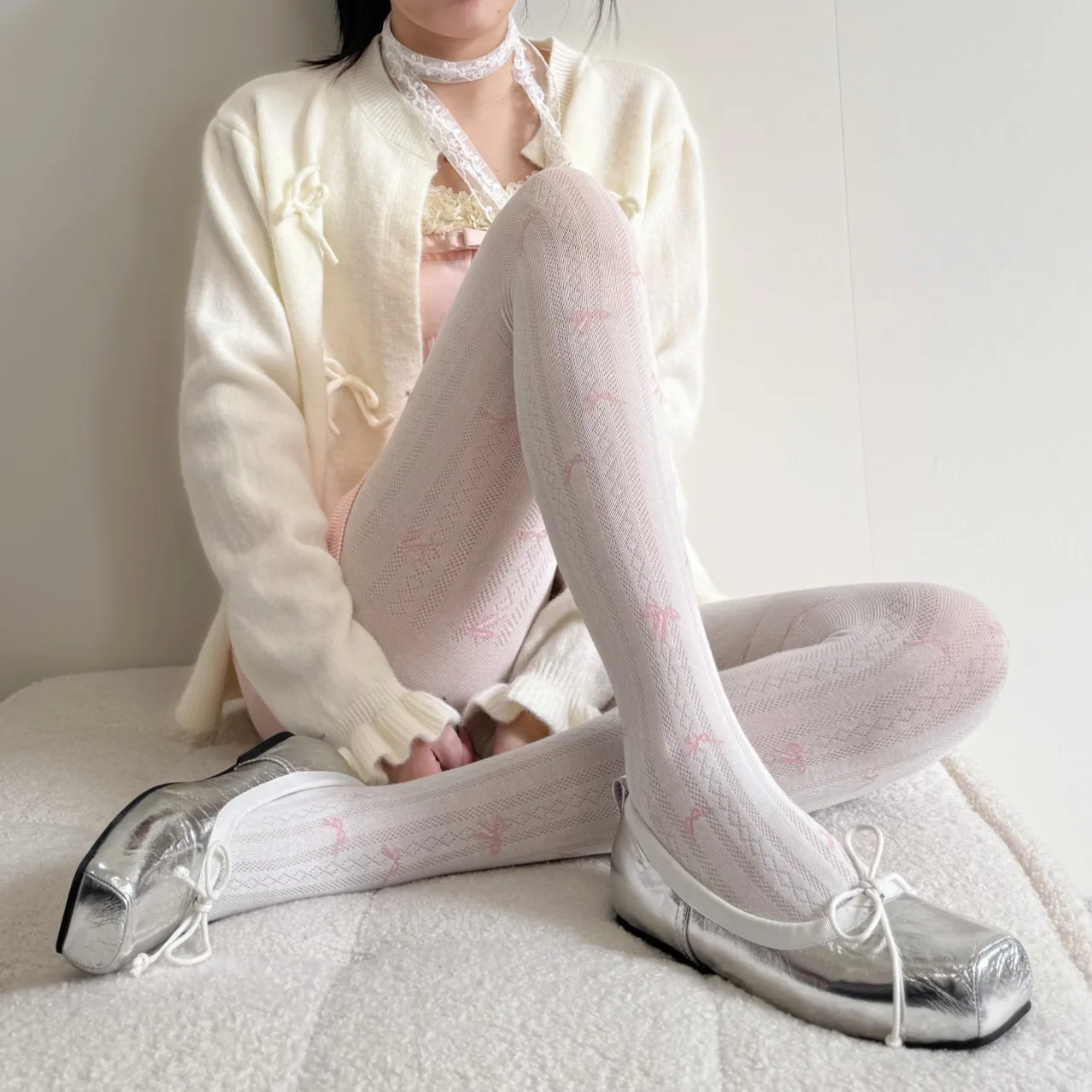

Autumn Women's New Bow Jacquard Pantyhose Korean Ins Retro Fashionable Bottoming Trousers Warm Skirt Melad Style Accessories