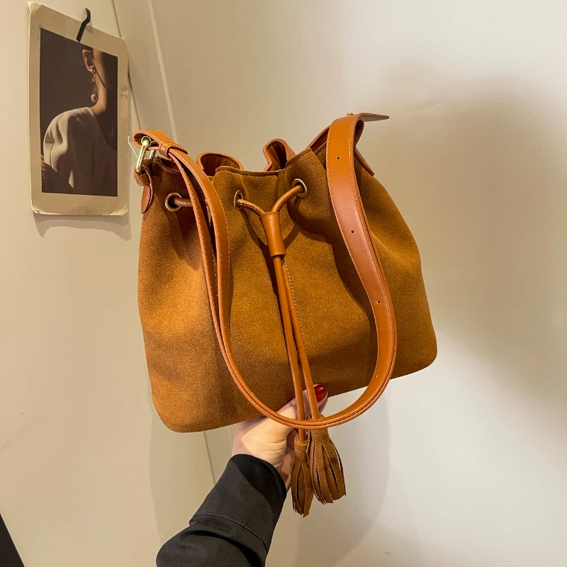 Sac en velours de peau de cerf conviviale ré, style rétro, beau sac initié, nouveau, automne, 2024