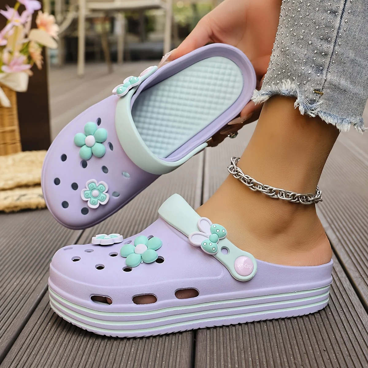 Women Summer EVA Clogs Thick Platform Sandals Closed Toe Anti Slip Flower Slides Outdoor Beach Garden Comfort Cute cloud Slipper view 4