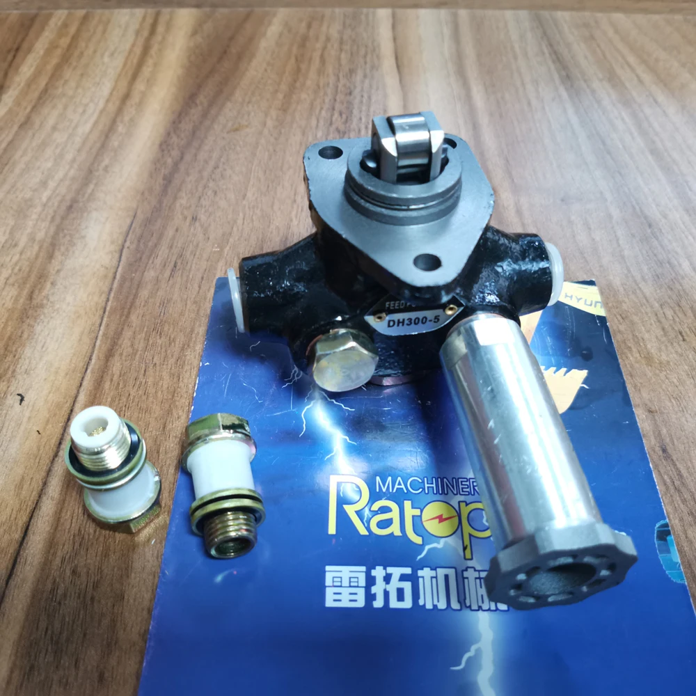 High Quality DH300-5 Excavator Engine Parts 105207-1520 Fuel Injection Pump Feed Hand Pump 105210-1700