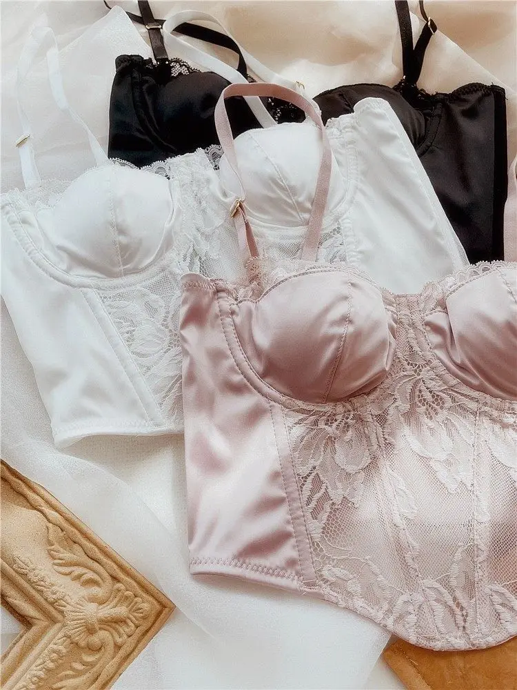 

Женский французский ретро-бюстгальтер с кружевом и эффектом пуш-ап | Бюстье-топ на косточках с тонкими хлопковыми и прозрачными вставками для боковой поддержки и поддержки подмышек.