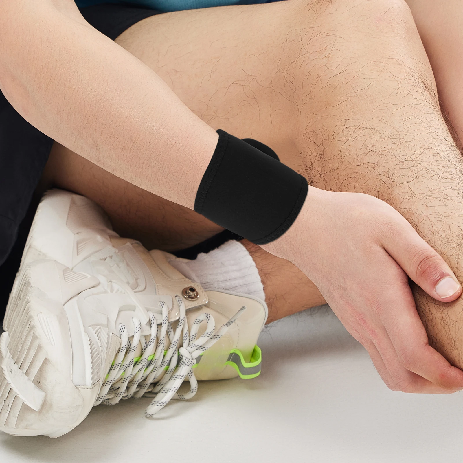 

Adjustable Wrist Guard Sports Support Comfortable Skin-Friendly Stabilizer for Basketball Volleyball Tennis Weightlifting Gym