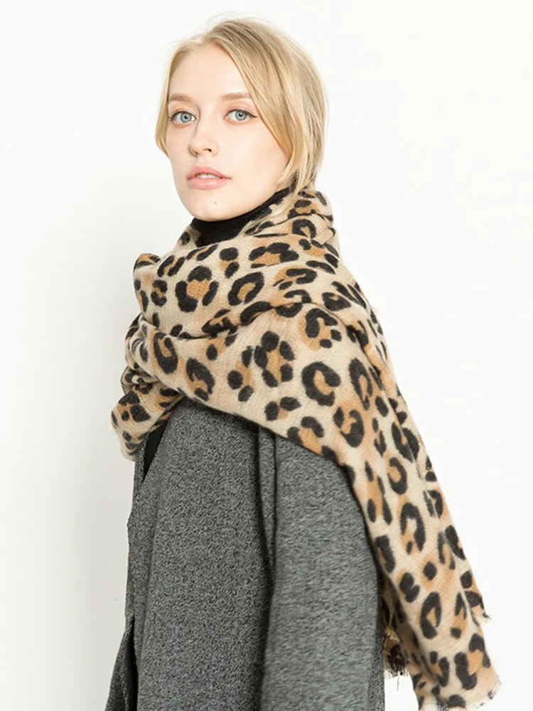 New 2024 Fashion Vintage Knitted Leopard Autumn Winter Women Scarf Headscarf Warm Pashmina Classic Soft Mujer Femme Wrap Shawl