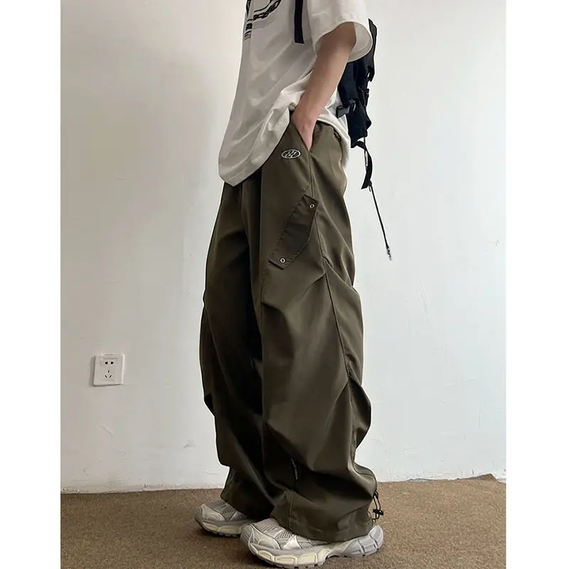 Men's Work Pants with a Niche Design Sense Pleated Paratrooper Pants Rugged and Handsome Loose Straight Leg Casual Pants