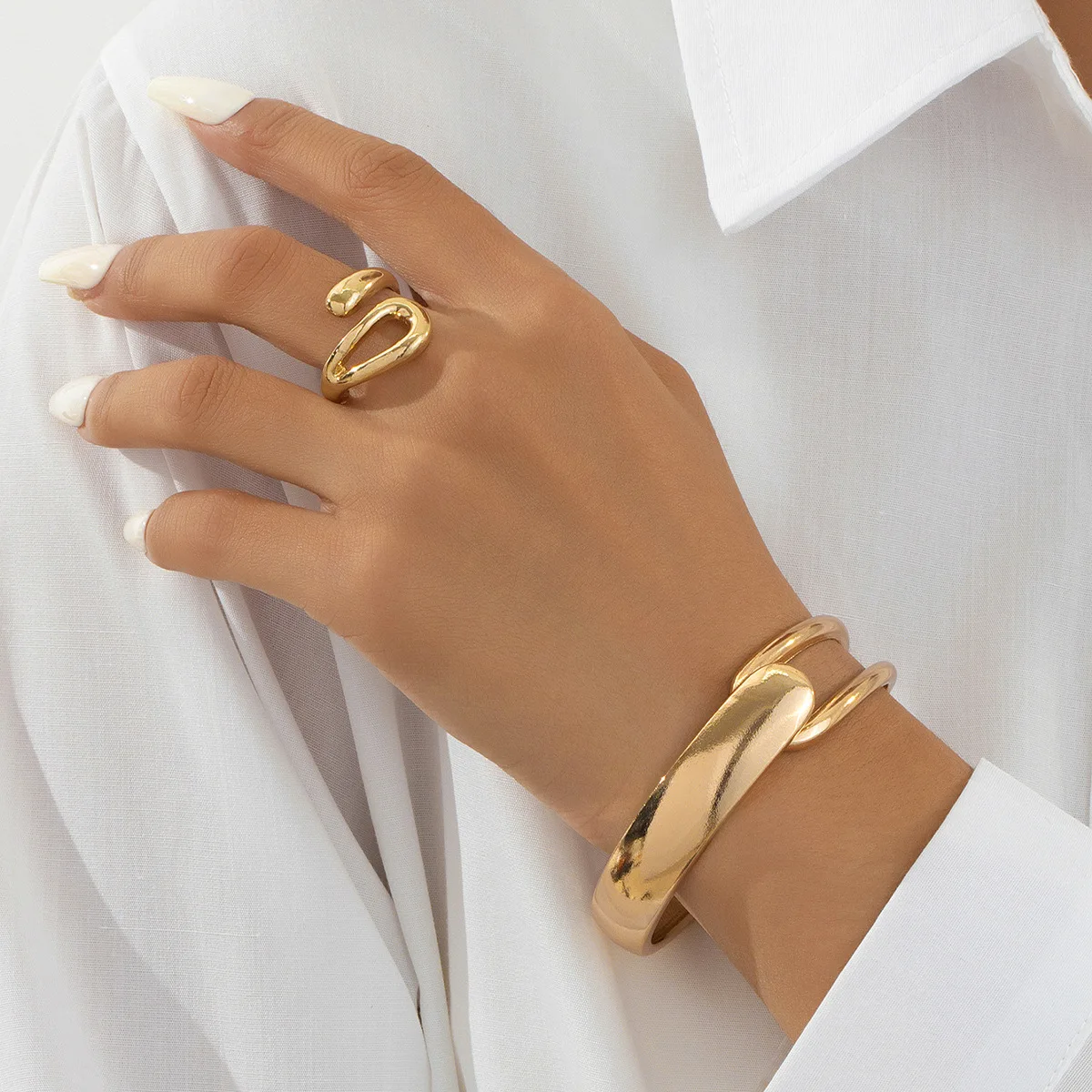 2pcs Gold Irregular Open Ring Abstract Flowing Line Jewelry Bold Statement Cuff Bangle for Women 18K Gold Plated Aesthetic Ring