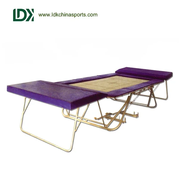 Sênior orientou grande trampolim retangular de ginástica interna e barata para competição