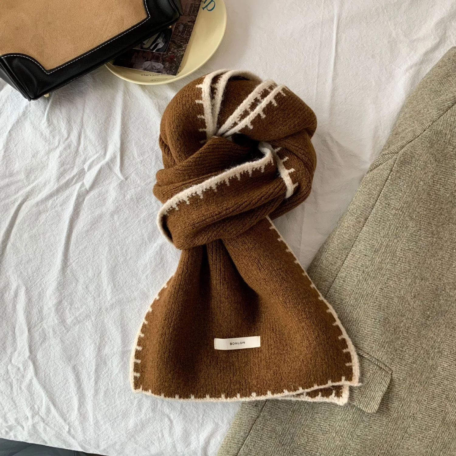 Super soft knitted scarf women's Christmas small fragrant wind heavy industrial lock edge craft versatile winter couple paragrap