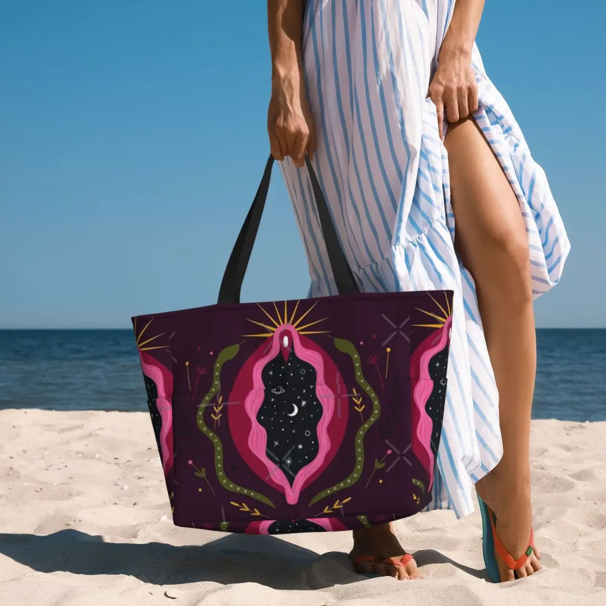 God Is A Woman bolsa de viaje para la playa, bolso de mano con personalidad para compras, regalo de cumpleaños, patrón multiestilo