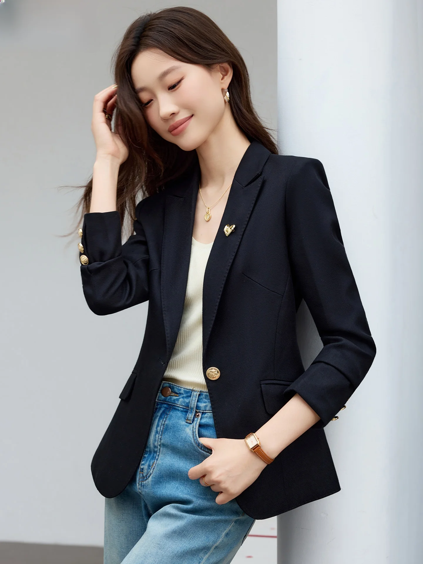 

Black Slim Fit Women's Suit Jacket Casual Style Three Button Cuff Pocket Detail Polyester Fiber Full Lined round Hemline
