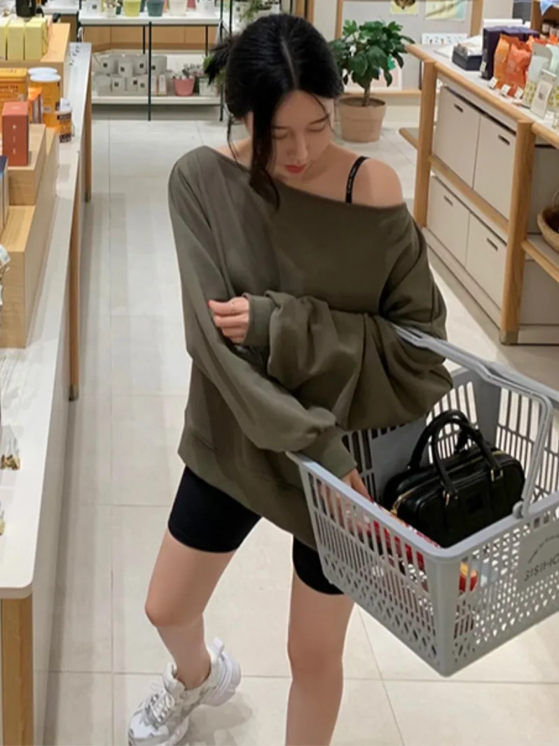 시크한 가을 신상 디자인 감각적인 사선 칼라 어깨 노출 순색 루즈 캐주얼 긴팔 숏 후디 여성용