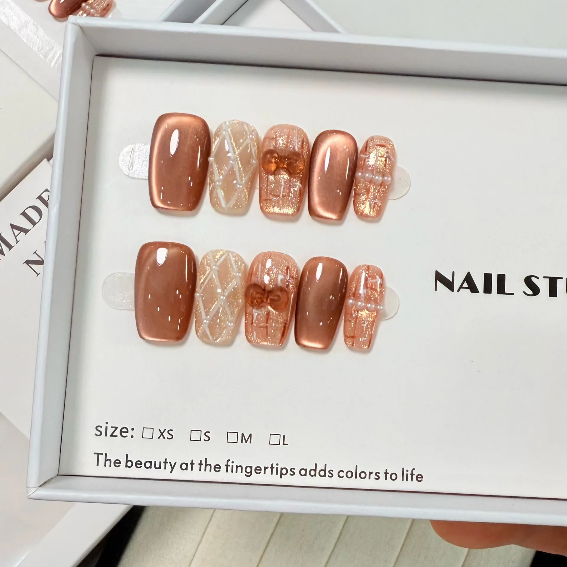 

10pcs Diamond Grid Brown Bow Cat Eyes Press on Nails Autumn and Winter Manicure Wearable Nail for Women and Girls False Nail