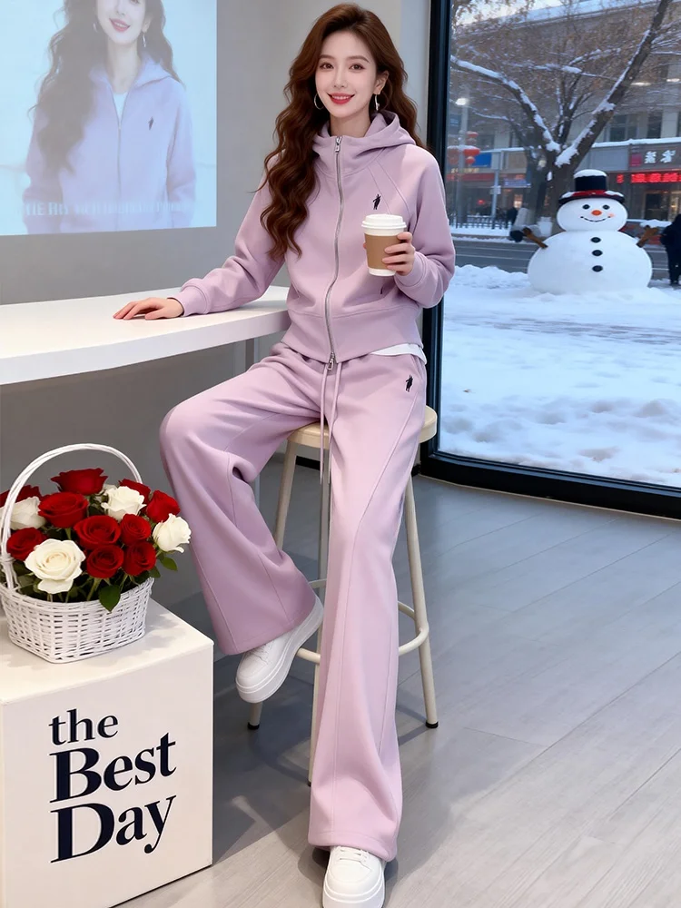 

Весенний комплект 2026: Элегантный повседневный спортивный костюм для женщин — фиолетовая куртка с эффектом омоложения и стильные брюки с широкими штанинами (комплект из двух предметов)