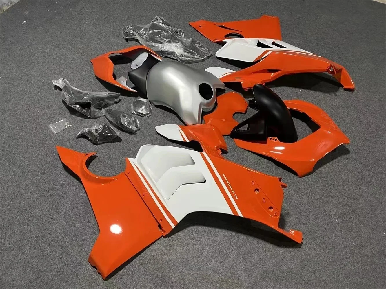 Wysokiej jakości kompletny zestaw owiewek motocyklowych z tworzywa ABS do Ducati V4 V4s roczniki 18-22, zestaw owiewek Vfr.