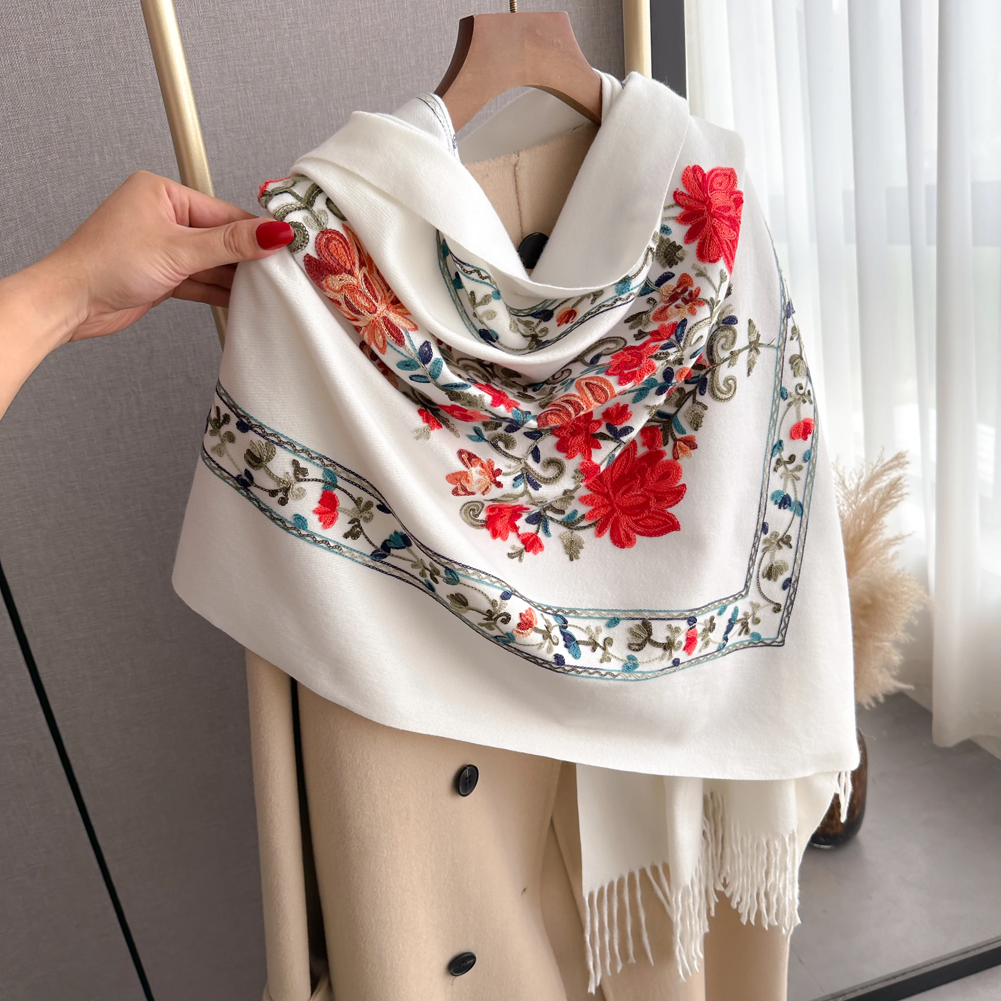 

Luxury High Quality Embroidery Scarf Elegant Women Winter Thick Warm Neck Pashmina Long Fringe Scarves Lady Blanket Soft Shawl
