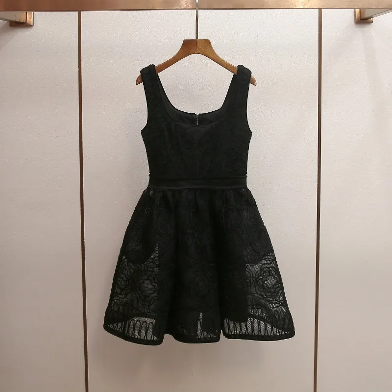 

Spring New Hepburn Style Daughter High-end Mesh Embroidery Waist Suspender A-word Puffy Dress Short Skirt Temperament Commuting