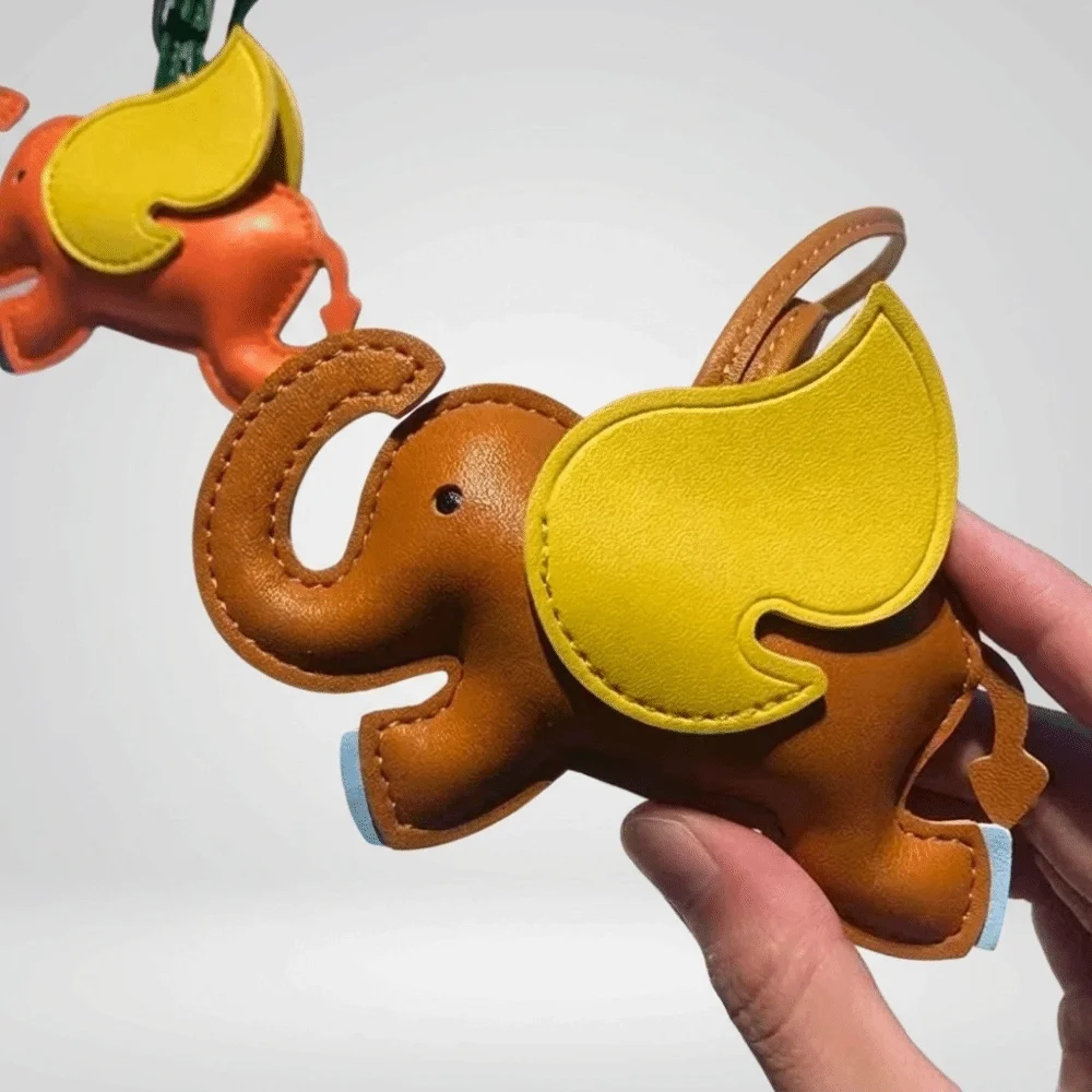 PU Leather Flying Wings Elephant Keychain Animal Cartoon PU Leather Hanger 16 Colors Fashion Bag Pendant Car Accessory
