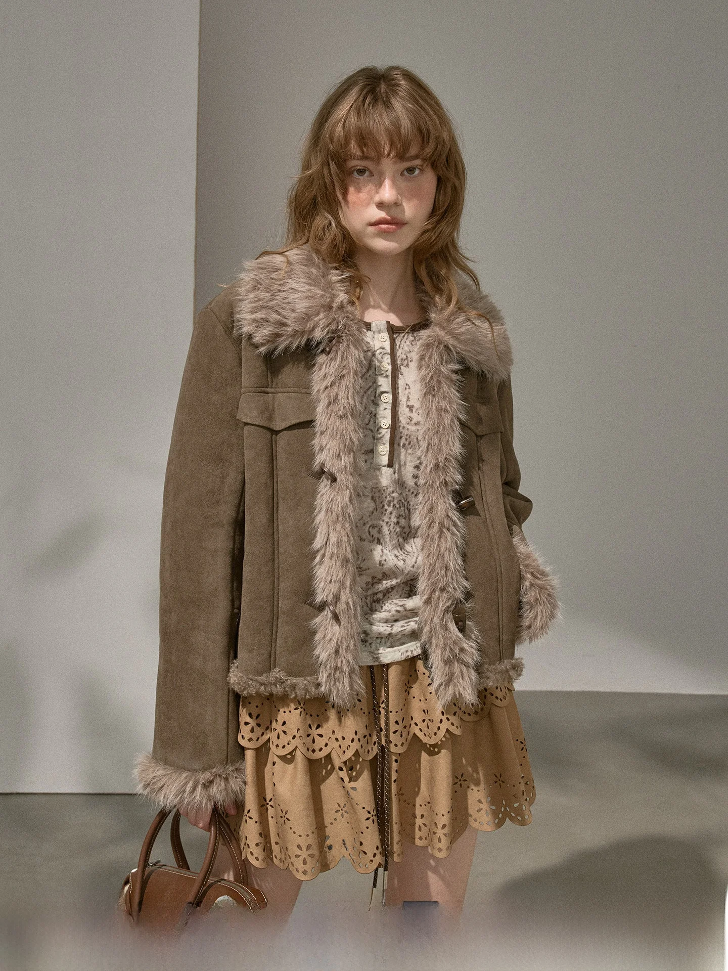 

DIDDI MODA Suede Faux Fur Jaet Collar Stand up Eco Friendly ort Coat for Women Sweet Sle Stand Version Polyester Fabric