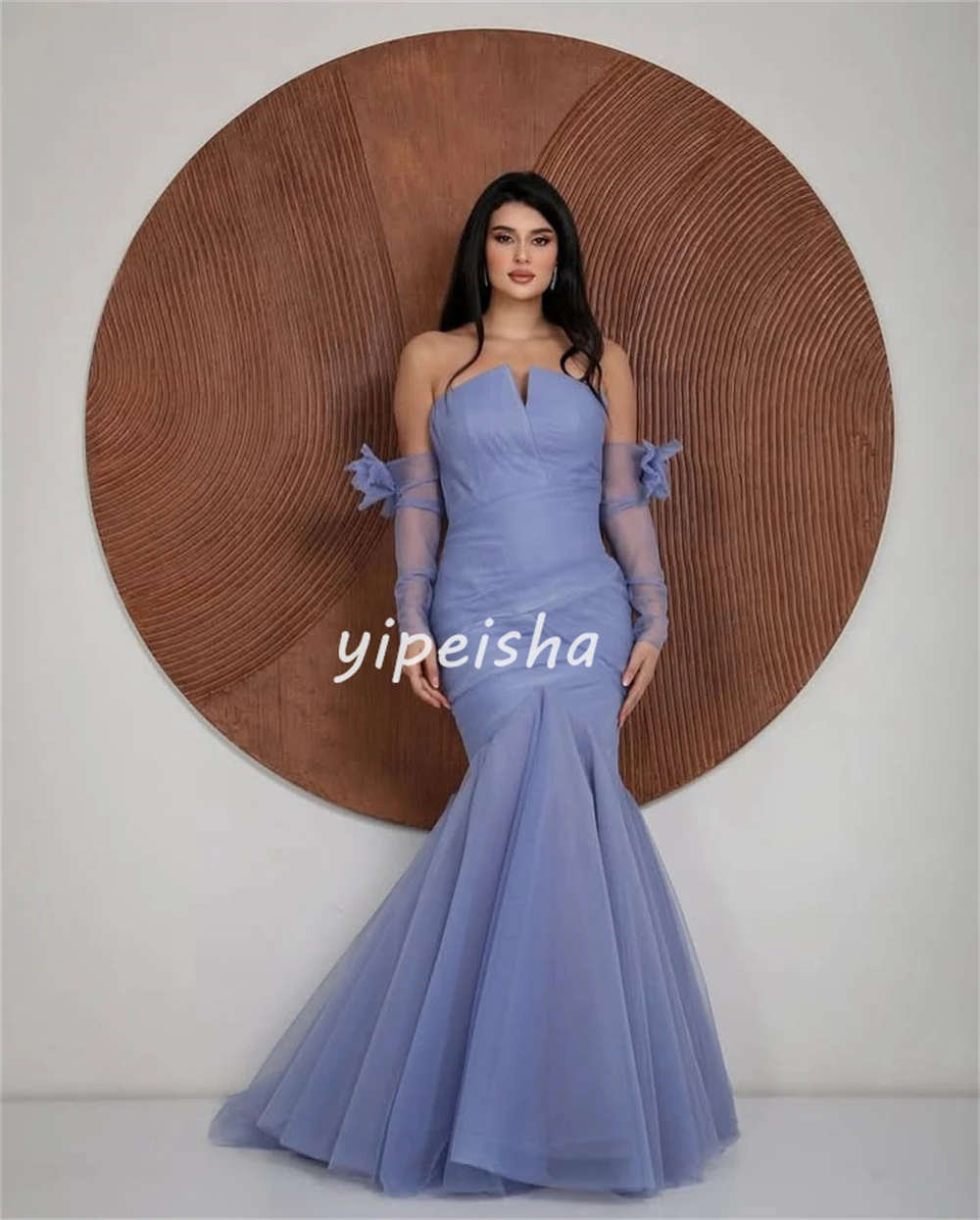 カスタマイズされたモダンなスタイルのエレガントなチュールプリーツシャーリングマーメイドストラップレスミディドレスオーダーメイドの特別な日のドレスサイズありセクシー