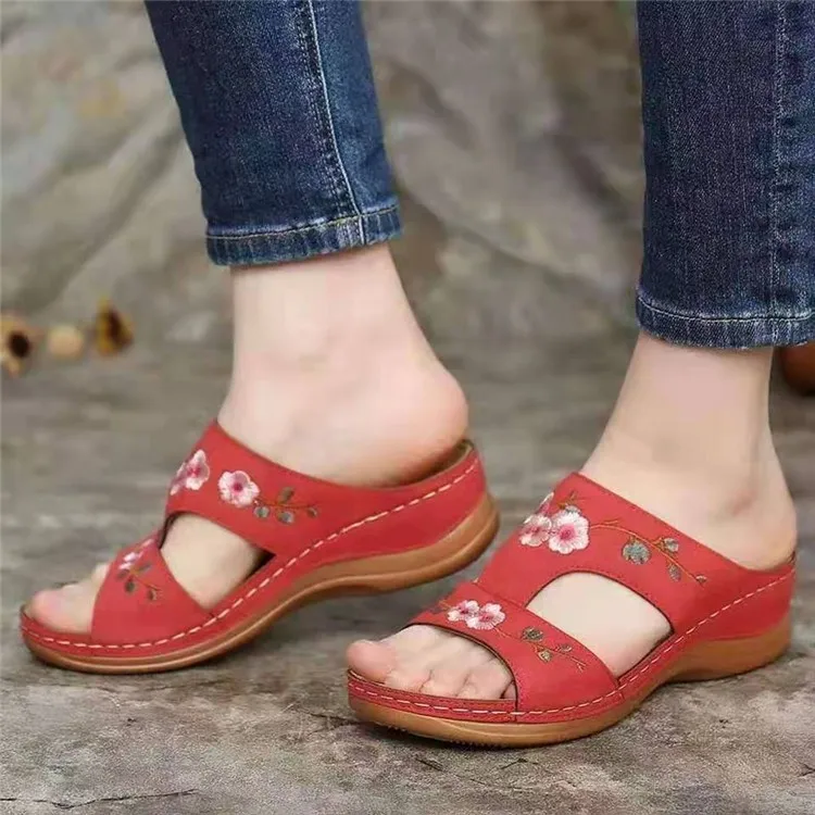 2024 Spring New Foreign Trade Large Size Women\'s Slippers with Slope Heels and Thick Bottom Embroidered Flower Ethnic Style Sand