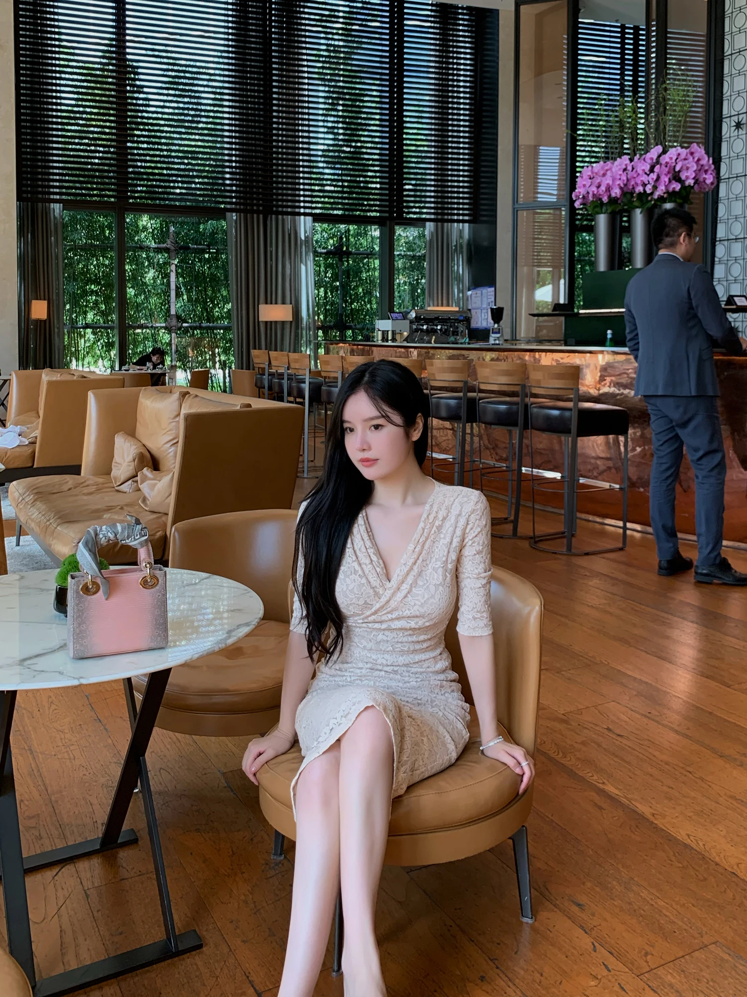 

Элегантная кружевная юбка-карандаш Ele Lace Dr Gentle Slimming для женщин, с высокой талией, из нейлона и полиэстера, с V-образным вырезом и молнией сзади