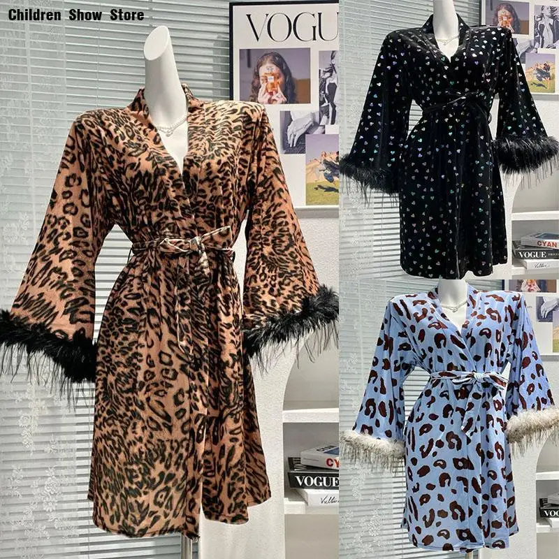 

Сексуальная одежда для сна с леопардовой отделкой и перьями, короткое кимоно, интимное белье, домашняя одежда, осенне-зимний велюровый халат, ночная рубашка