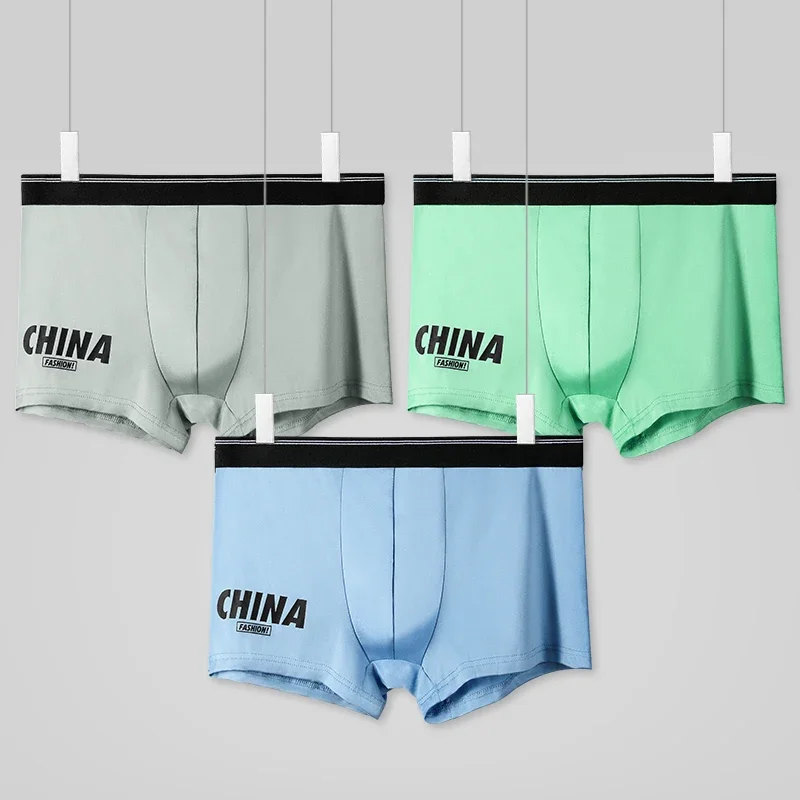 

Seamless fitted leggs for stealth comfort and ease