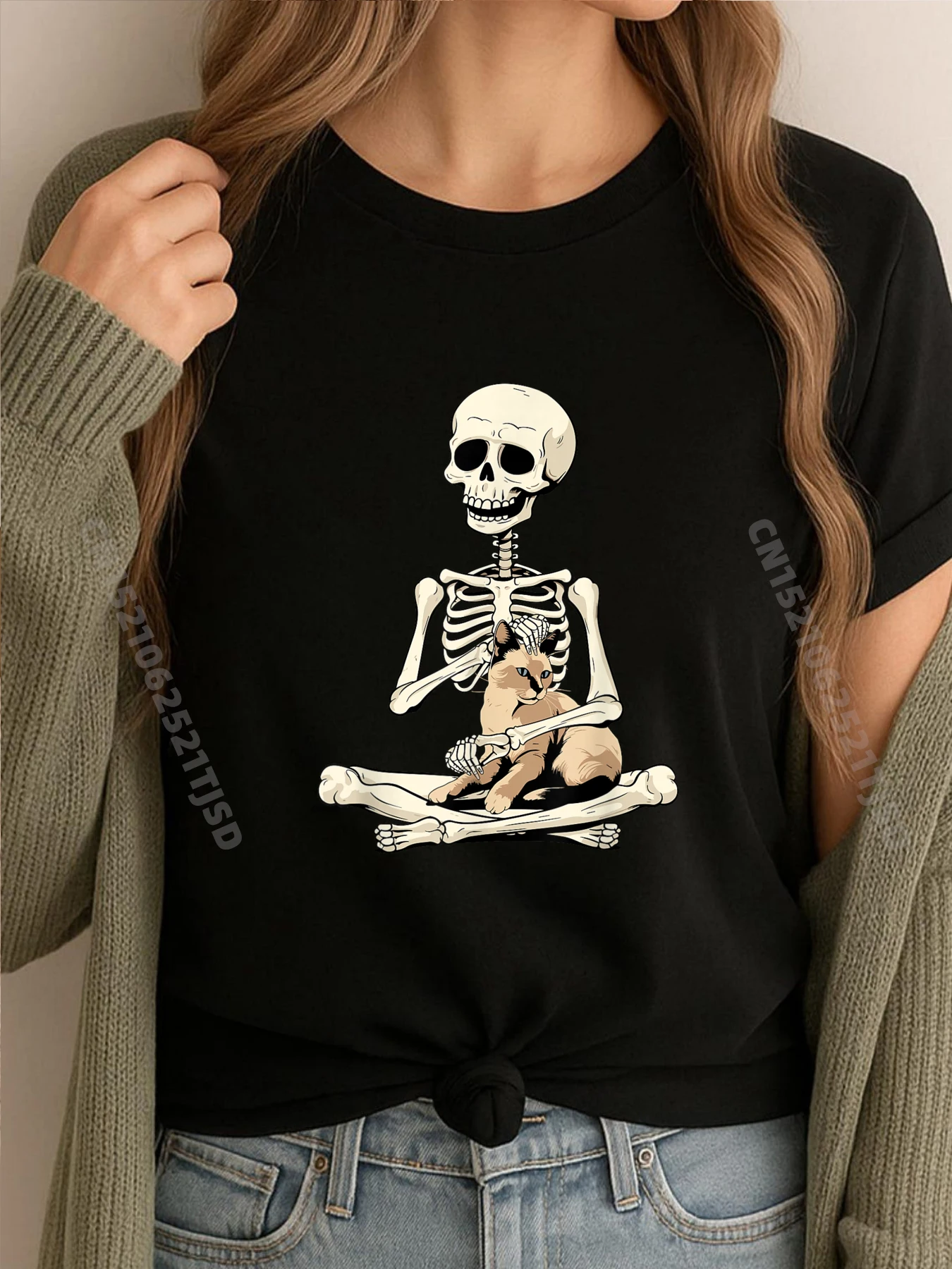 

Скелет держит кот, забавная белая футболка для любителей кошек на Хэллоуин, женская дышащая футболка, женская футболка Camisa