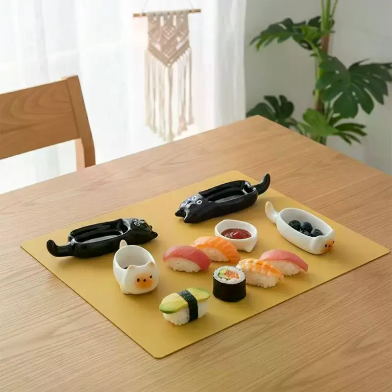1PCS Ceramic Cat-Shaped Mini Dipping Plate Side Dish Small Bowl Home Diningware Kitchen Table Decorative Cat Bowl
