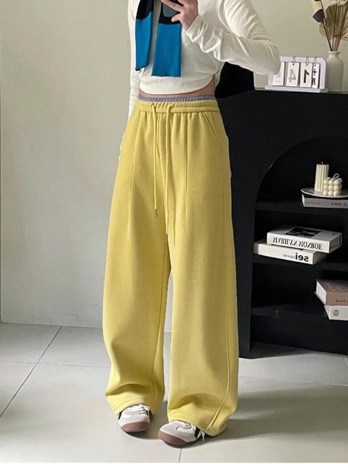 2024 Autumn and Winter New Yellow Fleece-lined Sweatpants Women Banana Library Loose Casual Curved Pants Winter Thick Mop Pants