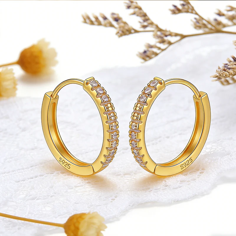 925 Sterling Silber Creolen für Damen, 14K Vergoldet mit Kubischem Zirkonia, Kleine Huggie-Ohrringe, Minimalistischer Schmuck, Geschenk für Sie – Detail 5