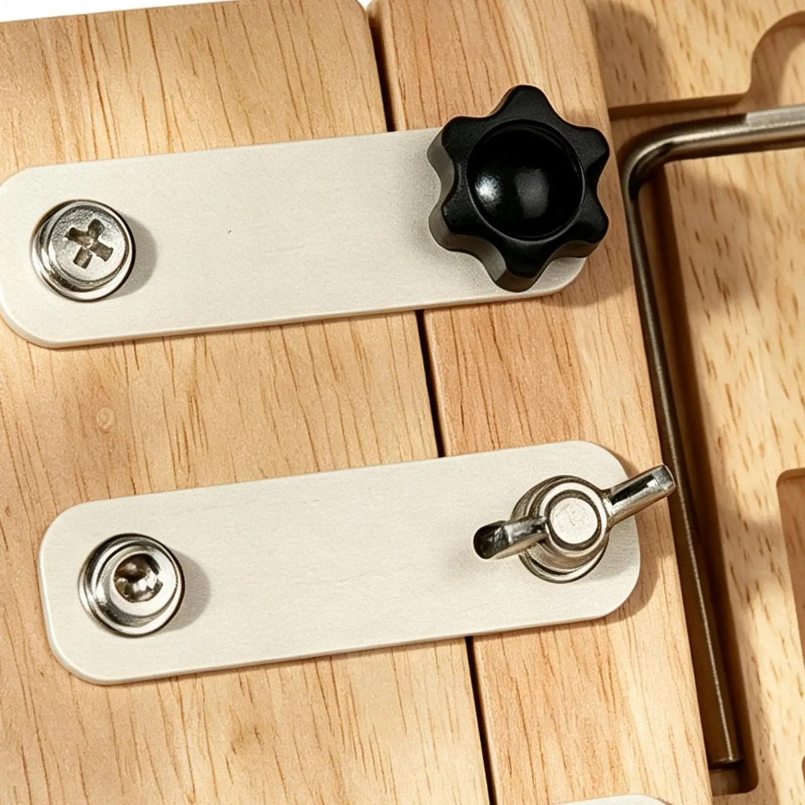 gioco-educativo-con-viti-per-lo-sviluppo-delle-abilita-motorie-fini-giocattolo-in-legno-con-cacciavite-e-attrezzi-per-casa-feste-viaggi-e-sala-giochi