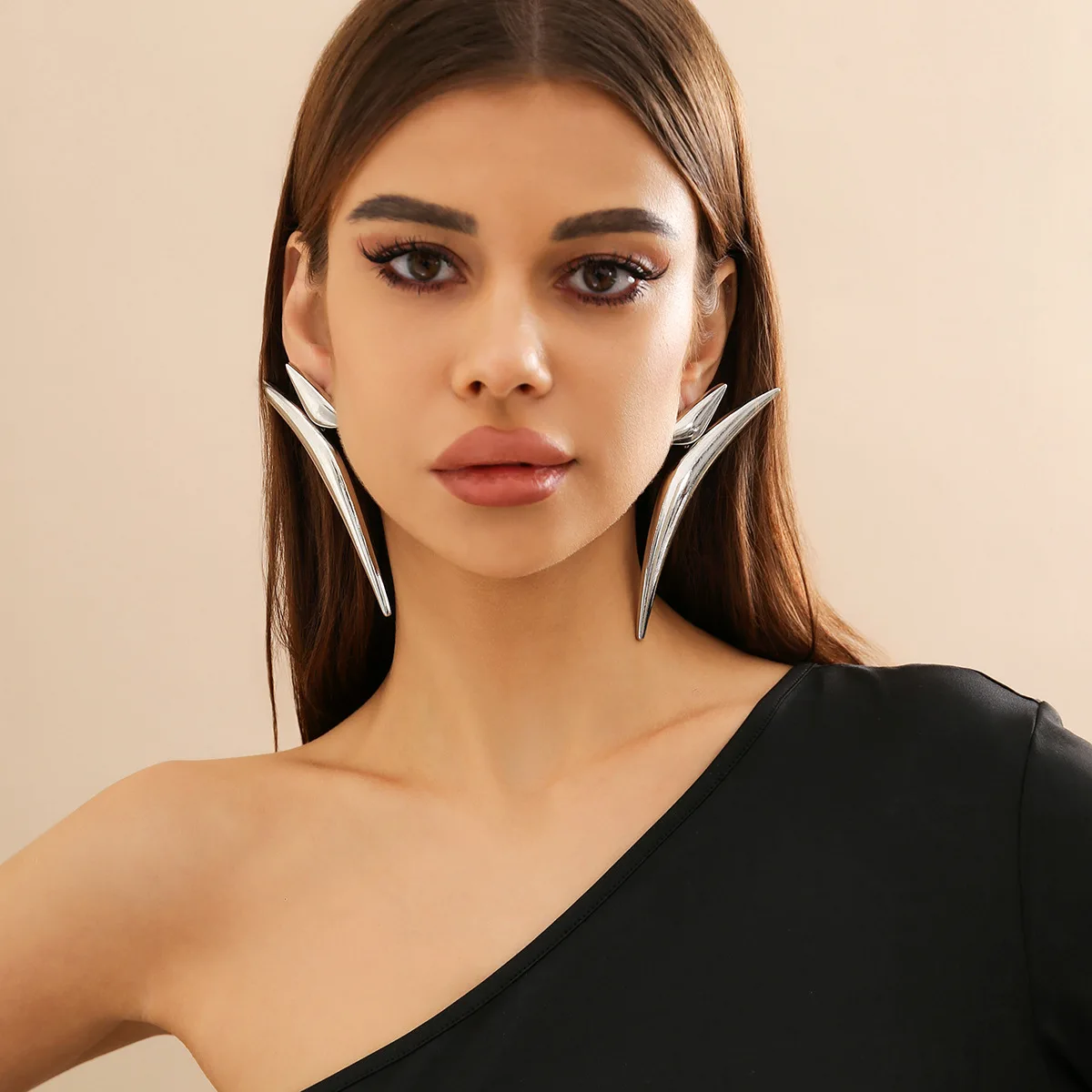 Exaggerated Geometry Long Curved Drop Earrings Fashion Aesthetics Thick Metal Triangular Earrings Women\'s Trendy Stage Jewelry