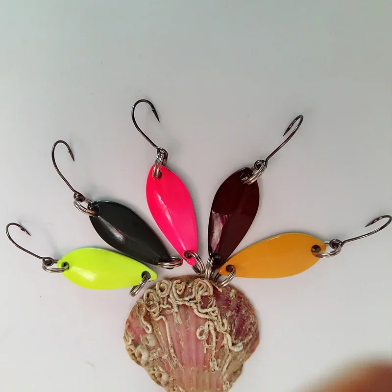 1Pcs 3cm 3g Mini Wobbler Sequin Spoon Lure Hard Bait Spinnerbait Isca Artificial Pesca Wobblers Fly Fishing Tackle 5 Colors