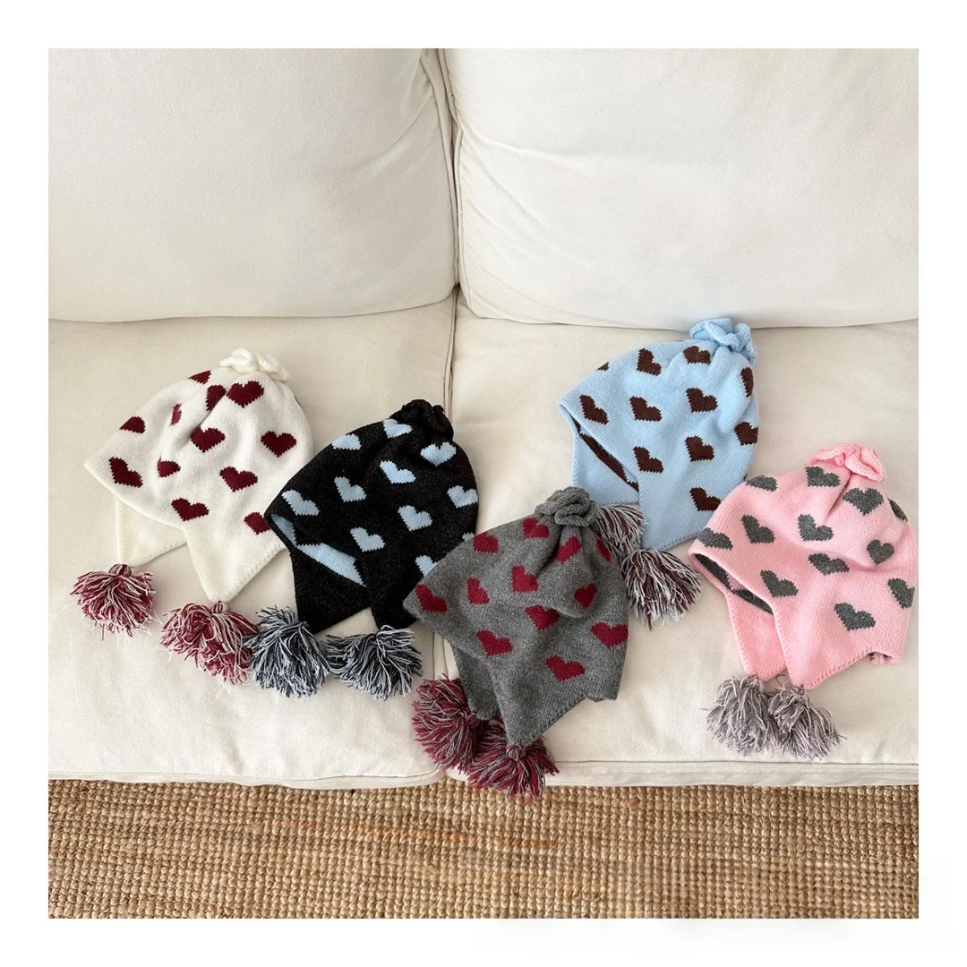 

Girls Heart Print Earflap Beanie Winter Warm Knitted Hat with Tassel Cute Children's Fashion Headwear