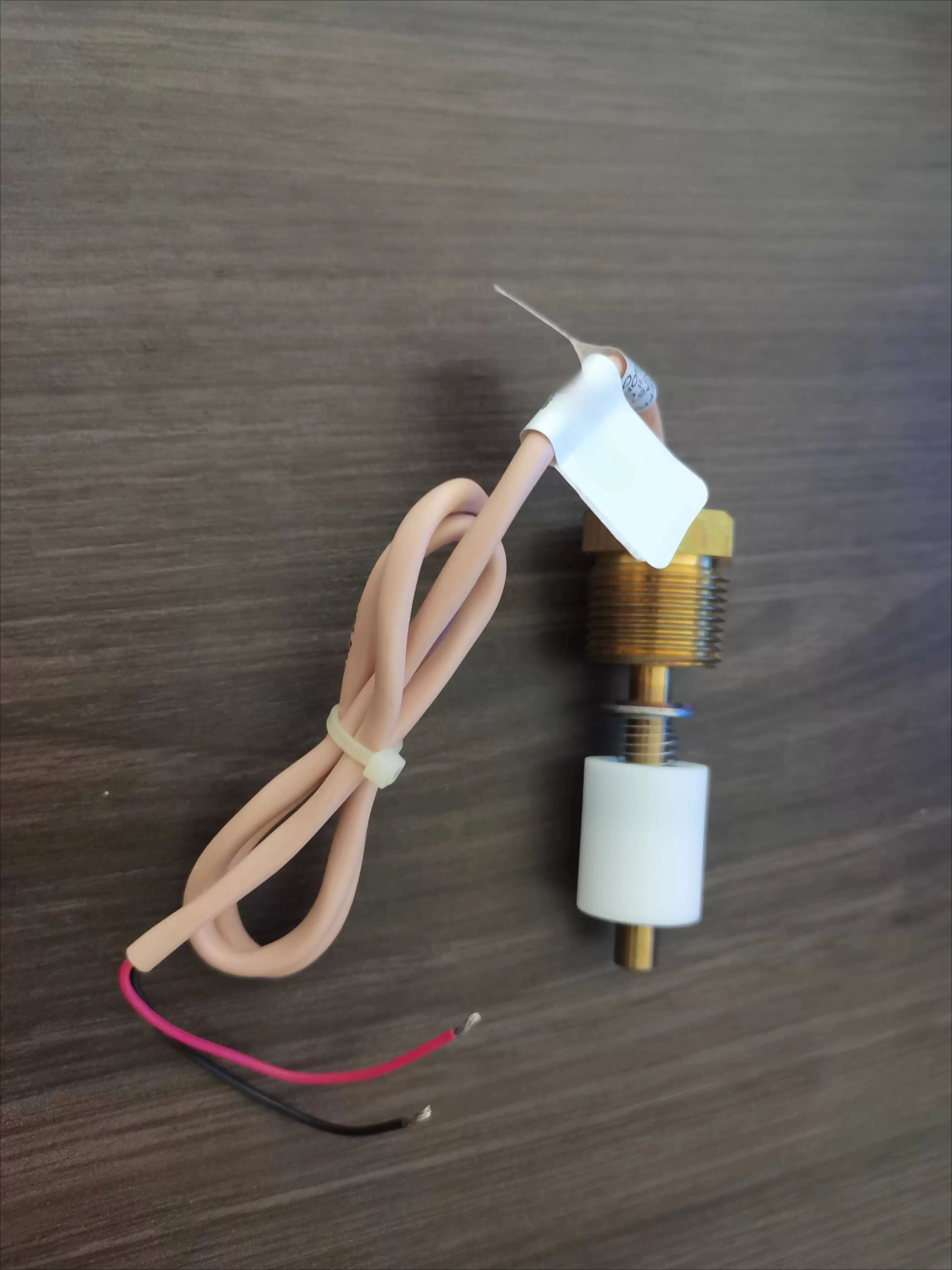 

Подходит для датчика уровня поплавкового типа в выхлопном устройстве центрифуги Trane SWT02439/DHY00294