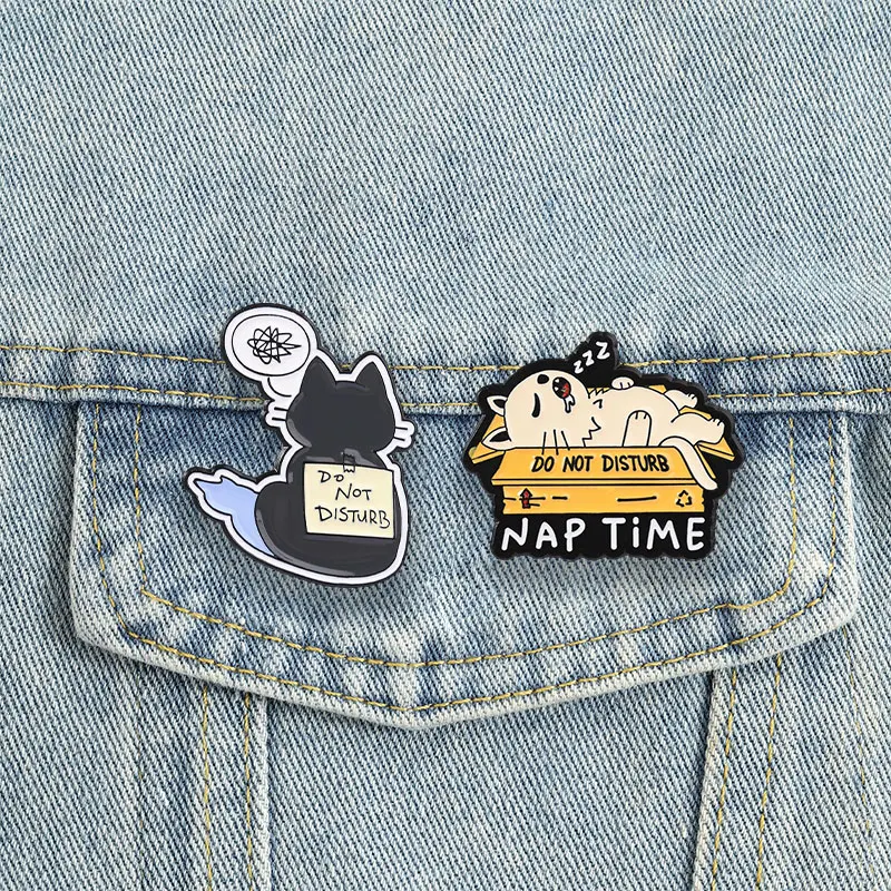 Do Not Disturb Enamel Pins Sleepy Cat Nap Time Brooches Lapel Badge Overthinking Introvert Jewelry Gift for Friends
