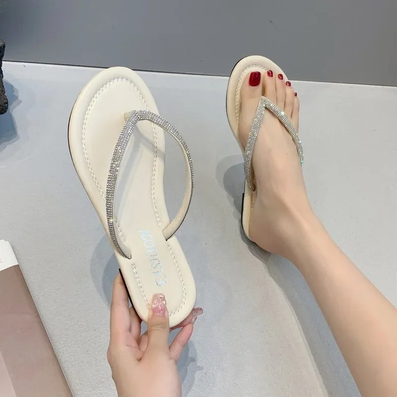 Woman Summer Flip Flops Crystal Slippers Flat Sandals Beach Outdoor Casual Slippers Female Non-slip Flip Flops