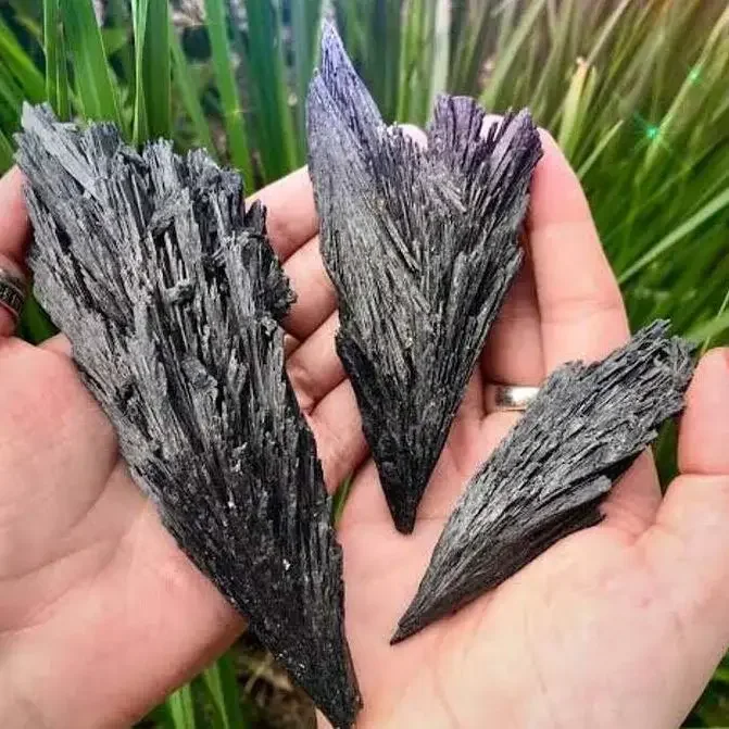 Wholesale Natural Raw Black Kyanite Crystals Rough Black Kyanite Mineral