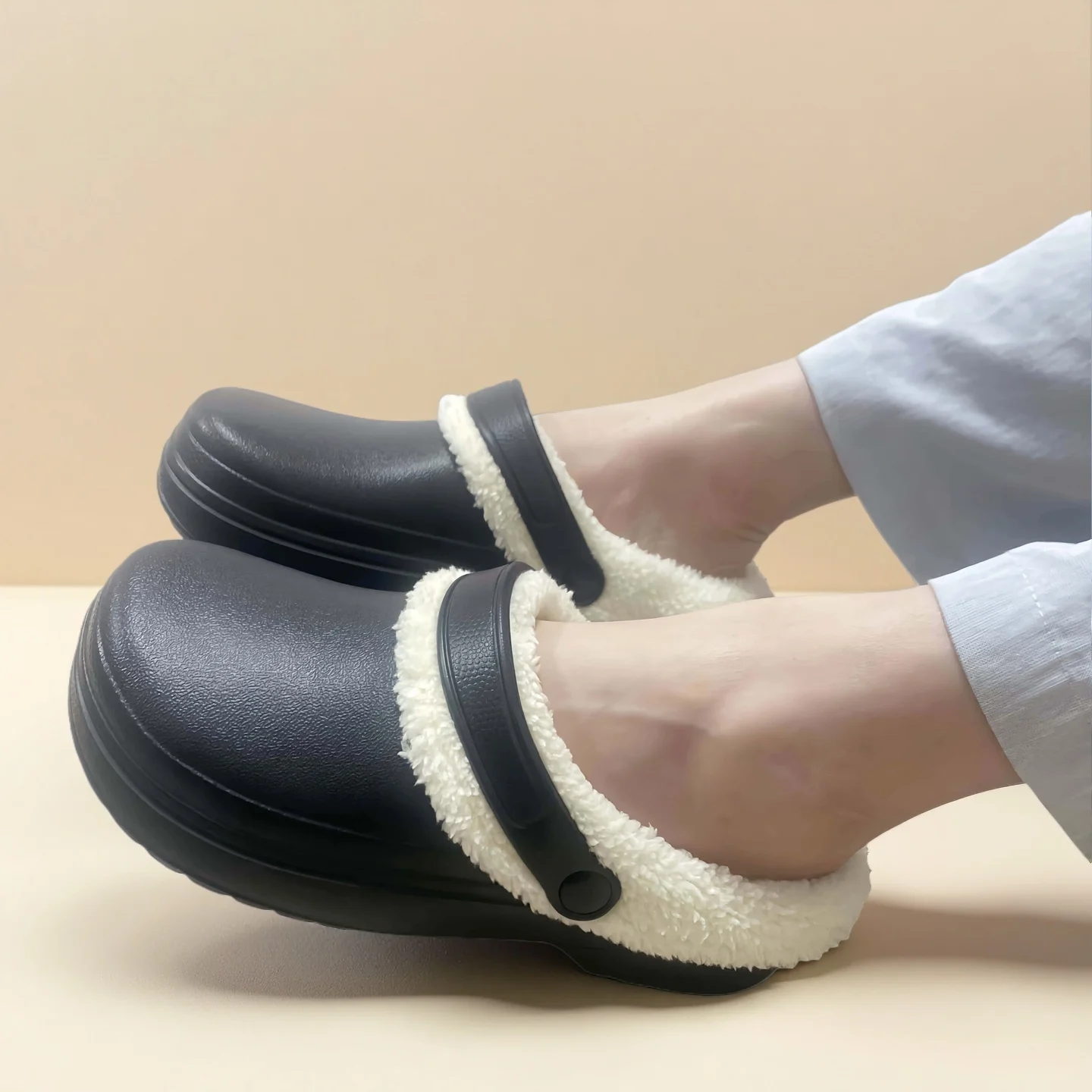 

Women's Fleece-Lined Warm Clogs, Lightweight and Comfortable Indoor Home Flat Non-Slip Outdoor Garden Slippers