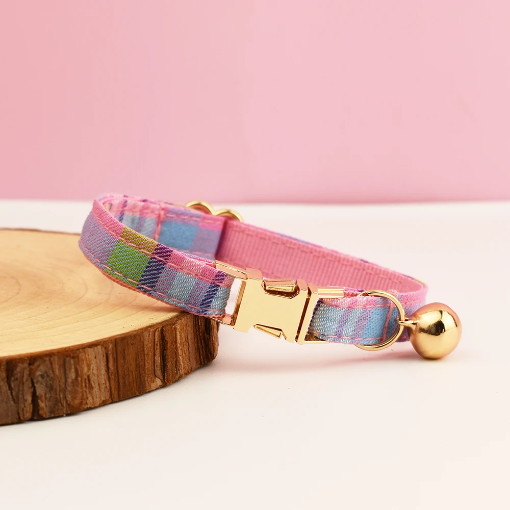 Karomuster Katzenhalsband mit Schleife Verstellbares Sicherheits-Personalisiertes Haustierhalsband mit Anpassbarem Namen Weiches Halsband – Detail 3