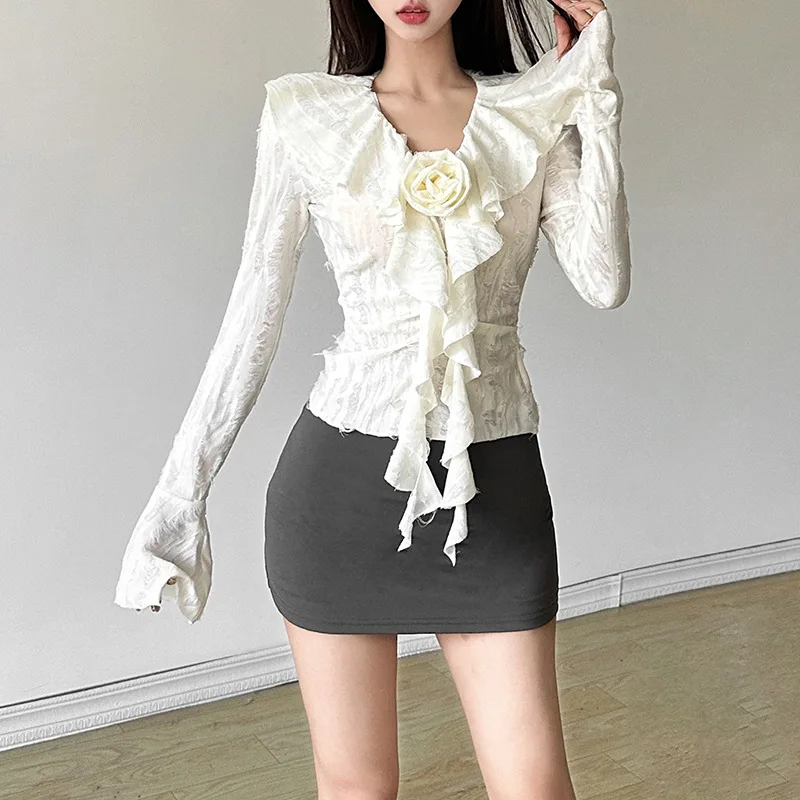 Autumn new women's three-dimensional flower decoration trumpet sleeves slim fit solid color t-shirt