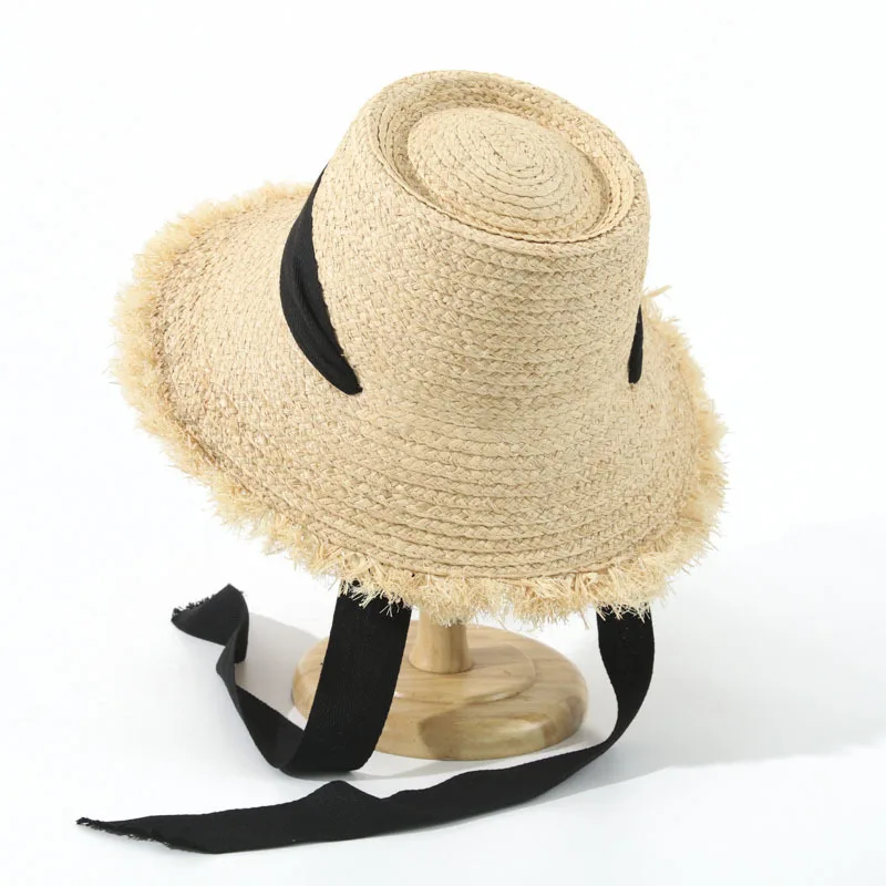 chapeau-de-paille-europeen-avec-cordon-de-serrage-ruban-pompon-et-bord-brut-ideal-pour-la-plage-et-la-protection-solaire