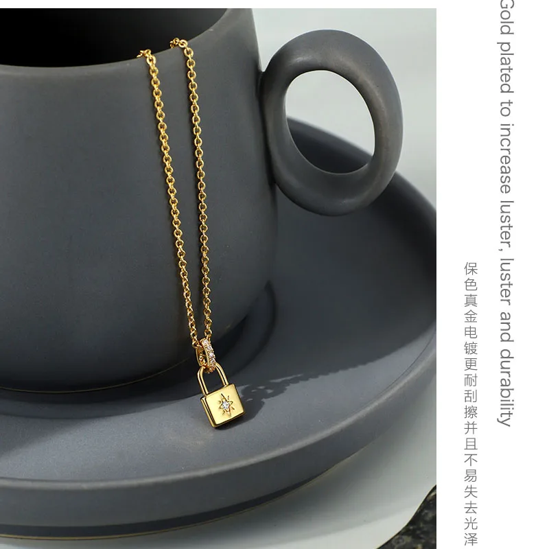 

Fashionable Metal Mini Lock Necklace For Women With Personalized Temperament And Collarbone Chain Accessories