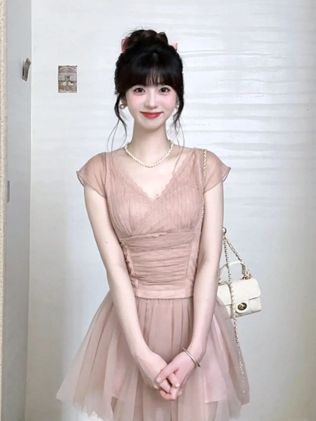 

Gentle Wind Unique Beautiful V-neck Top Mesh Half Skirt Two-piece Set Summer Whole Outfit Comfortable Short Sleeve Cotton Blend
