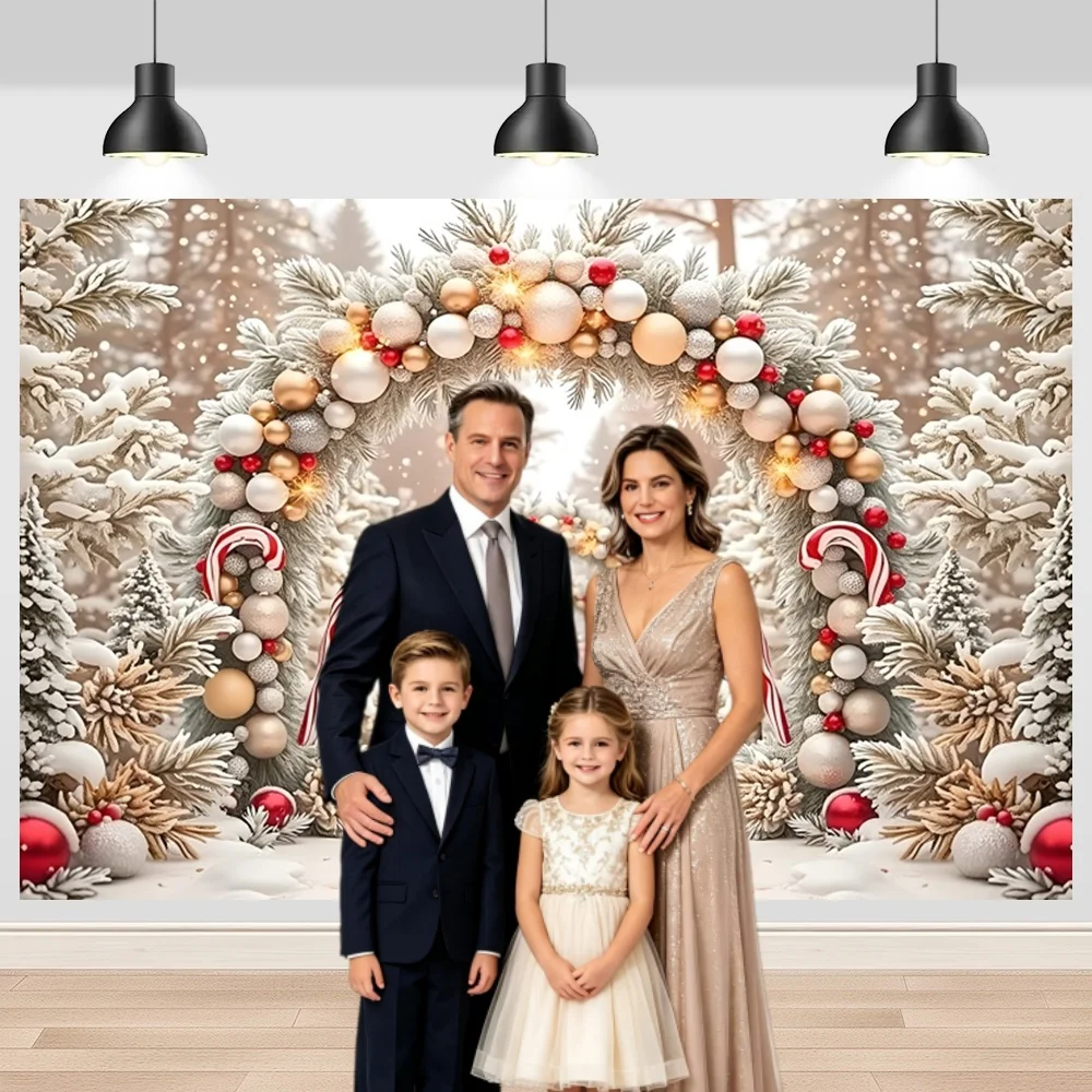 Fundo fotográfico de floresta de neve de inverno para o Natal, com árvore de Natal e bengala de doces, para retratos de crianças e famílias, adereço para cabine de fotos de festas.