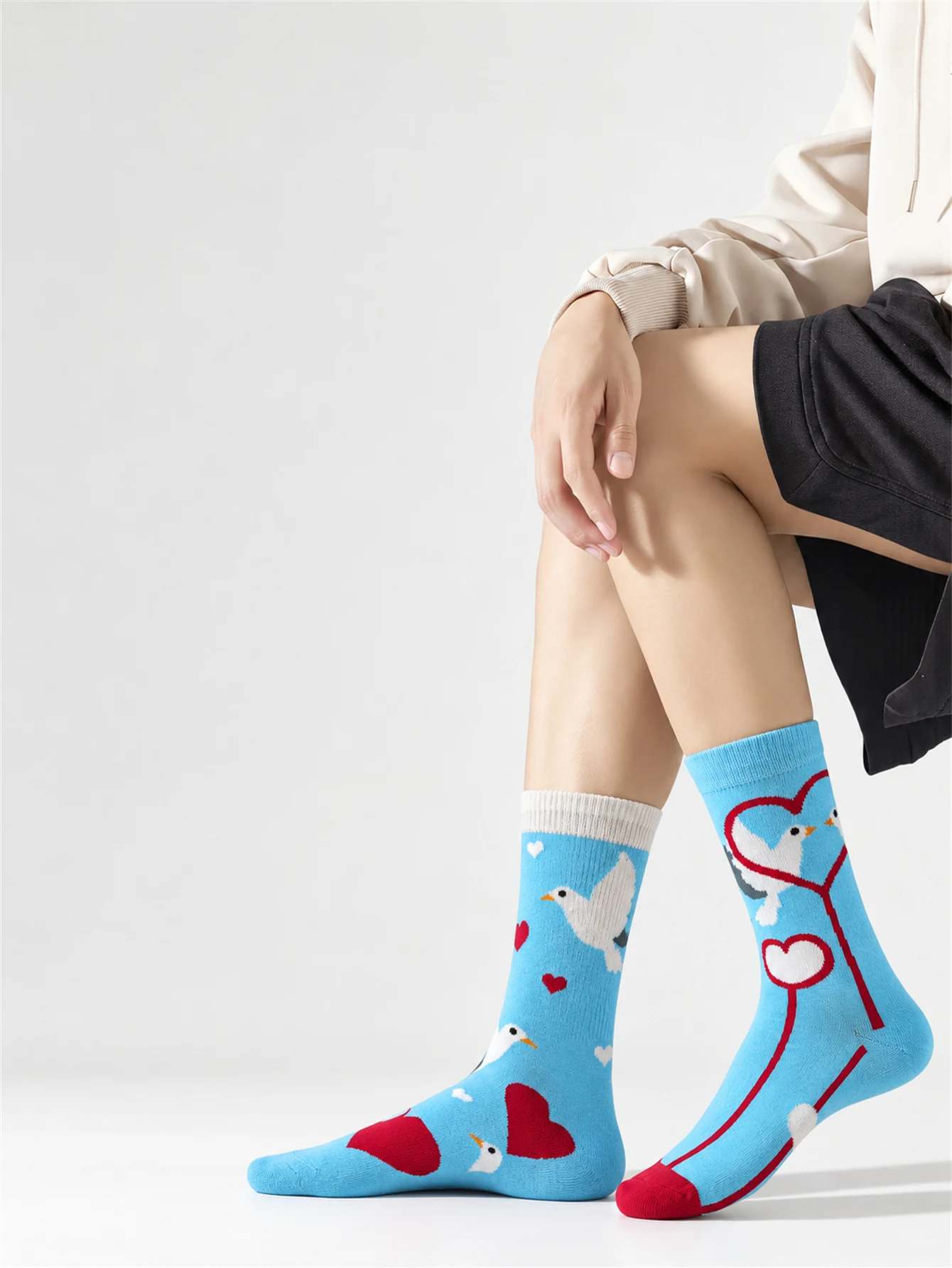 1 Pairs Unisex Crew Cotton Funny Socks Sky‑Blue Dove Heart Balloon Cotton Mid‑Calf Socks Novelty Gift Sock Men Women Daily Wear