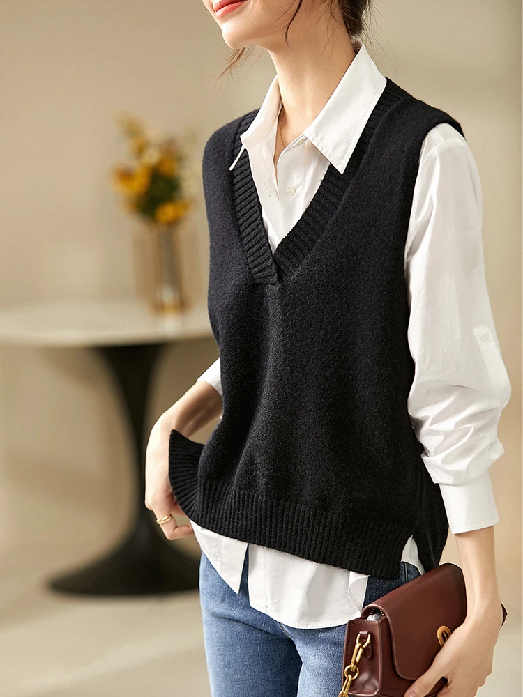 SENTUBILA Knitted Sweater Vest Women 2024 Spring Autumn Loose Vintage Sleeveless Girls V-Neck Pullover Sweater Vest W23H44341X