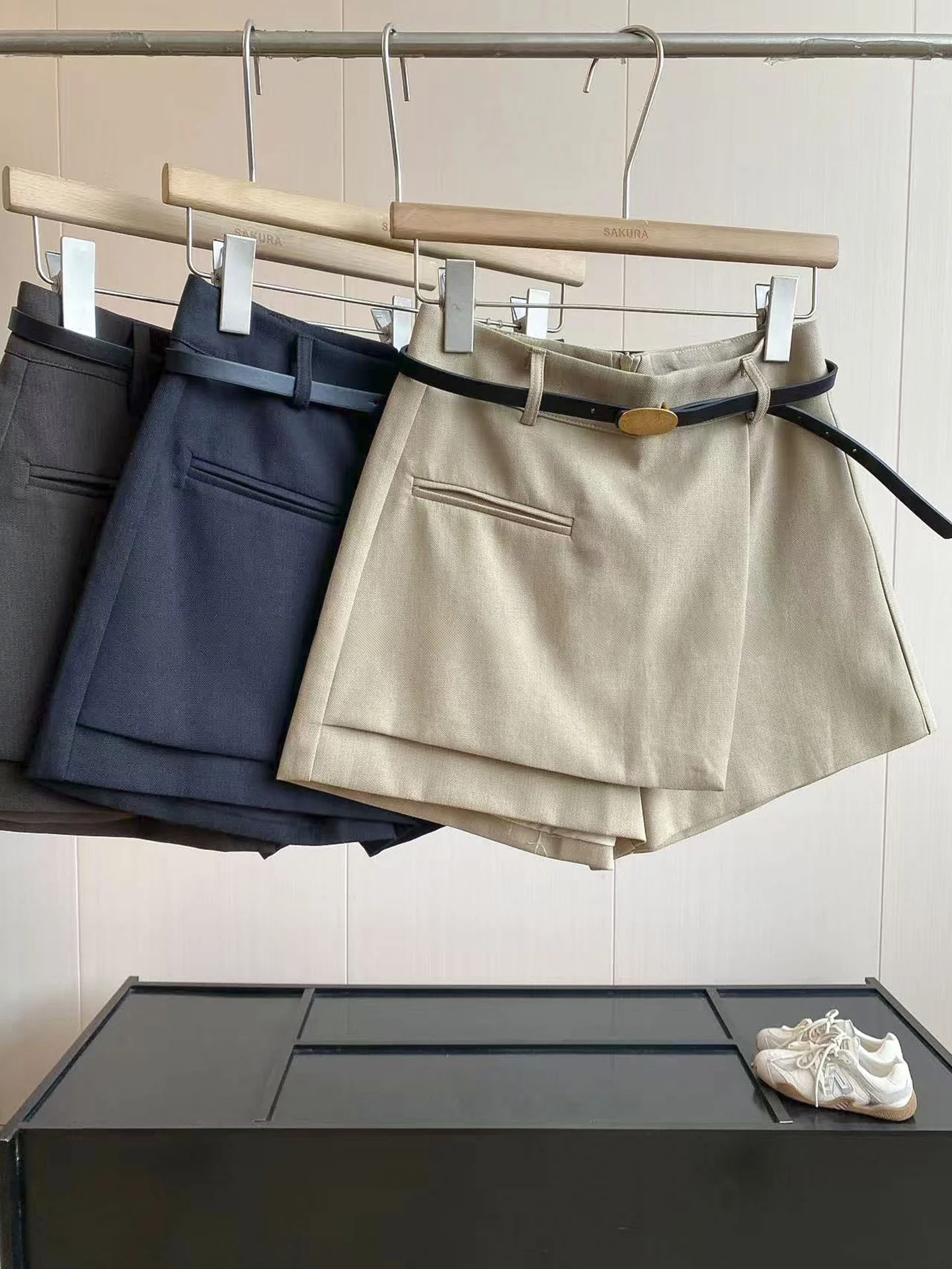 High Waist A-Line Shorts Women's Commute Style Belted Khaki Pants Small Size Short Skirt Pants Autumn Slimming Elegant