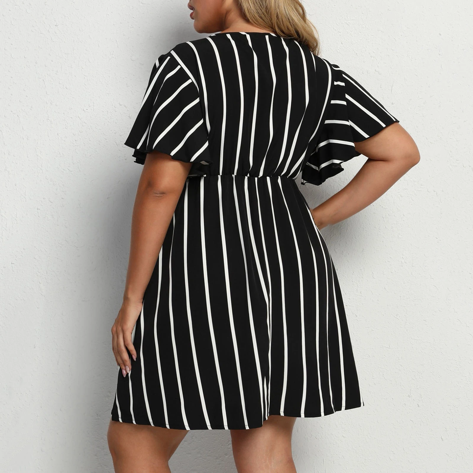 Robe d'été à rayures pour femmes, grande taille, style Boho, col en v, manches courtes, taille élastique, robes amples décontractées