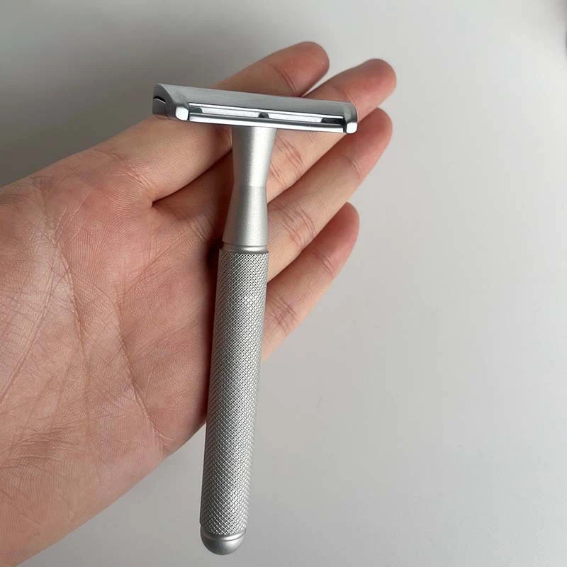 Beard Cutter Gift Double Edge Safety Razor for Men & Women, Metal Razor Safety Razor , Eco-Friendly Razor